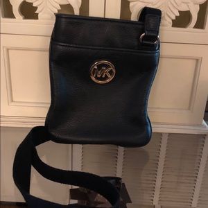 Michael Kors Bags - Michael Kors black leather Crossbody purse Michael Kors Bags - Michael Kors black leather Crossbody purse